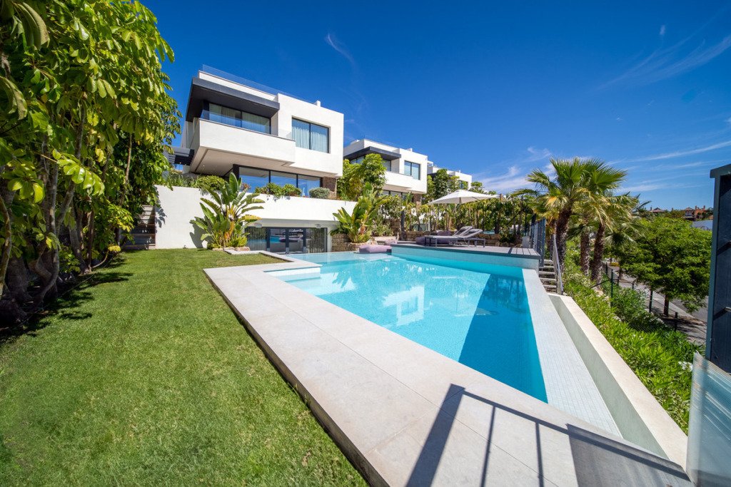 Вилла/Шале — Estepona