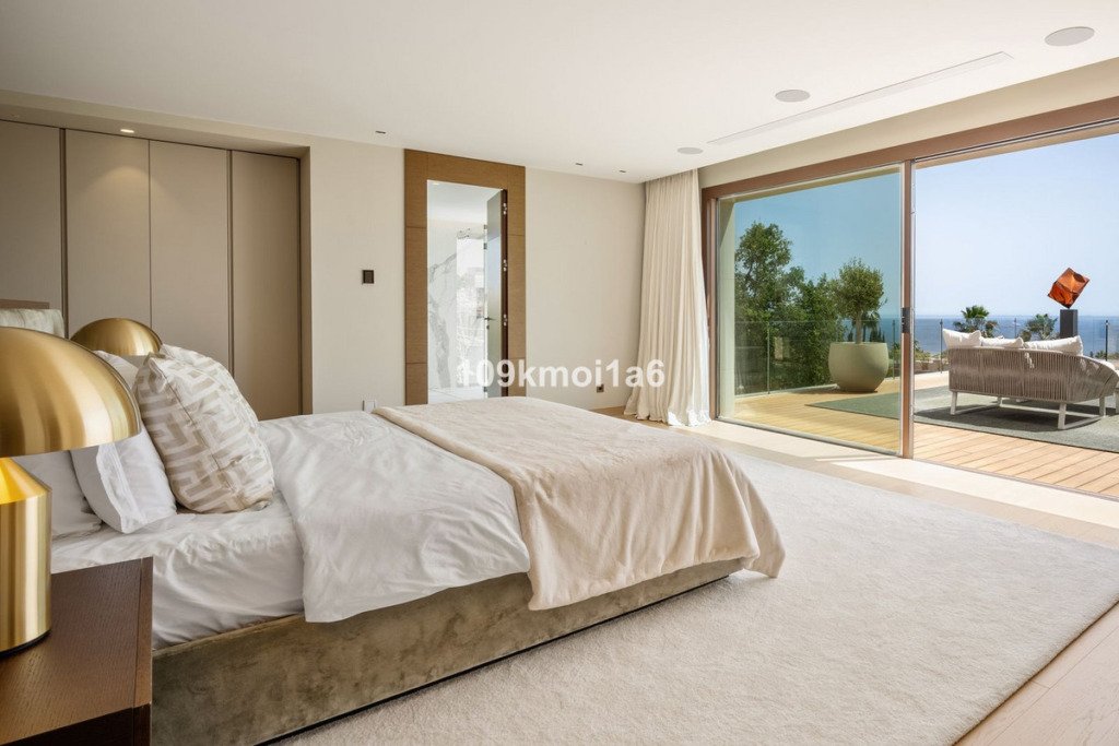 Detached Villa — Sierra Blanca