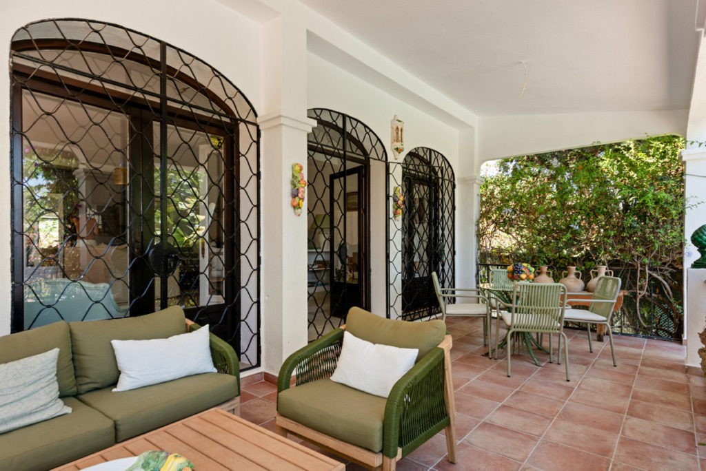 Villa – Chalet — Nueva Andalucía