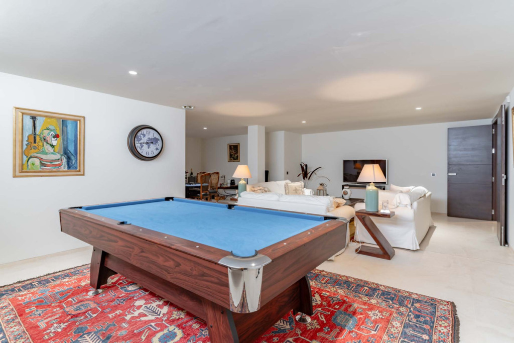 Villa – Chalet — Nueva Andalucía