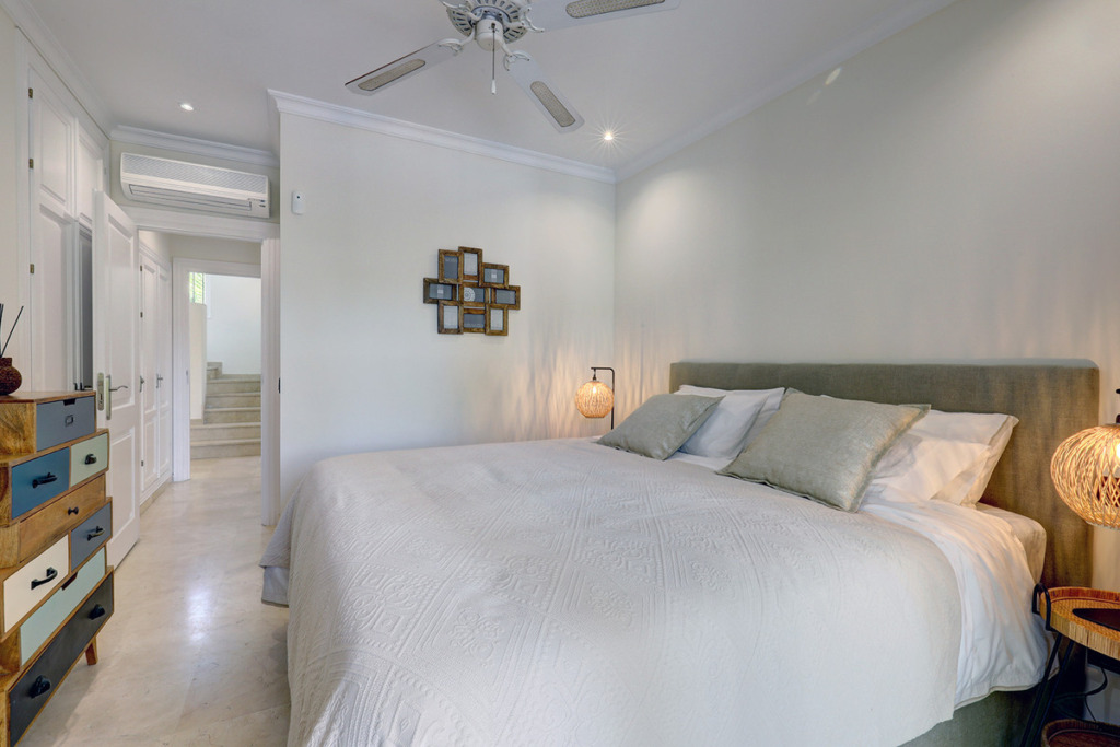 Villa – Chalet — Cabopino