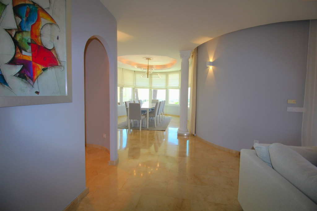 Detached Villa — Los Arqueros