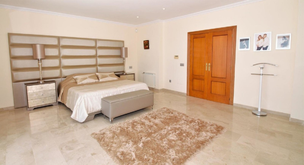 Detached Villa — El Paraiso