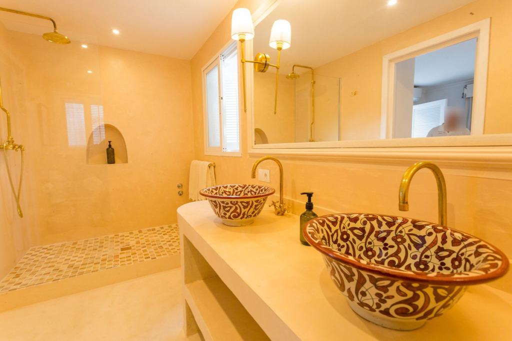 Detached Villa — The Golden Mile