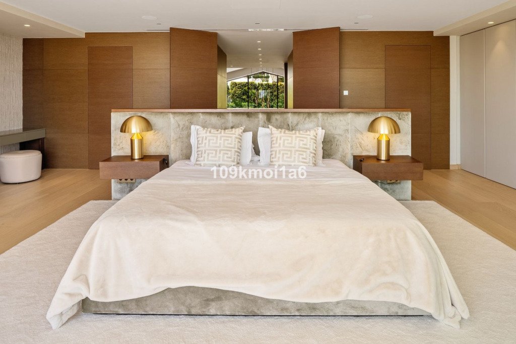 Detached Villa — Sierra Blanca