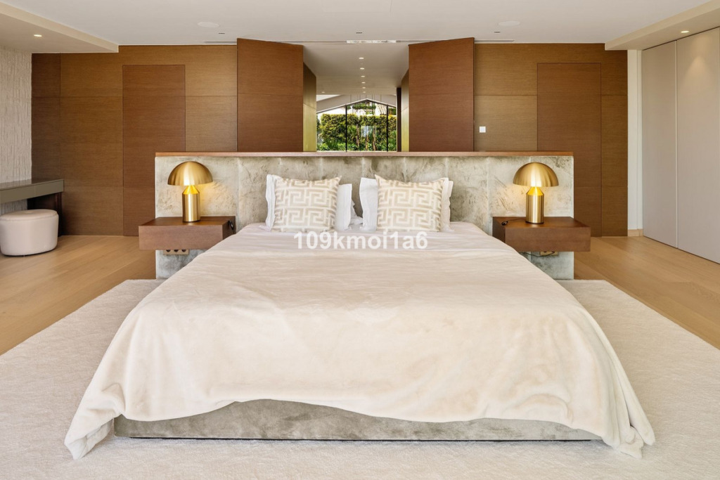 Detached Villa — Sierra Blanca