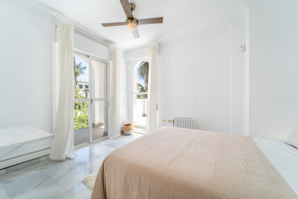 Villa – Chalet — Nueva Andalucía