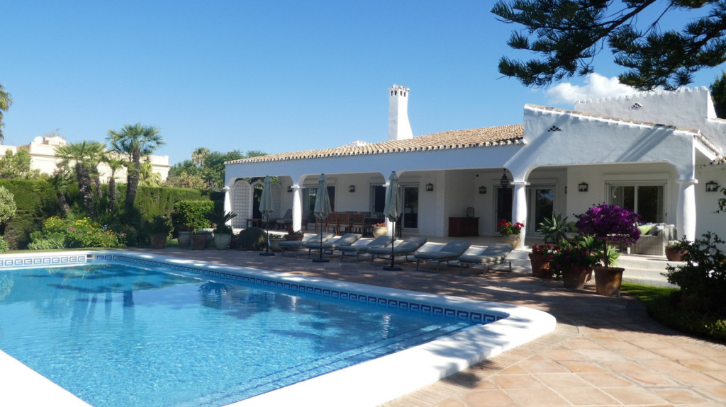 Detached Villa — Estepona