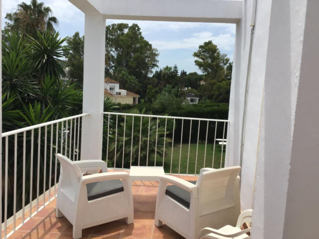 Villa – Chalet — Nueva Andalucía