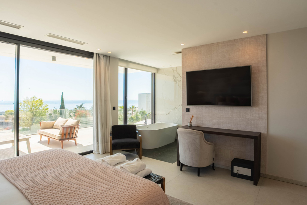 Detached Villa — Estepona