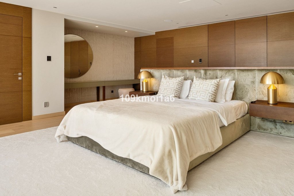 Detached Villa — Sierra Blanca