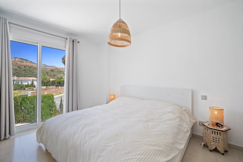 Detached Villa — El Paraiso
