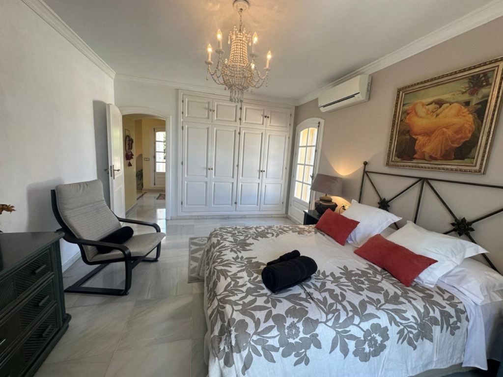 Villa – Chalet — Marbella