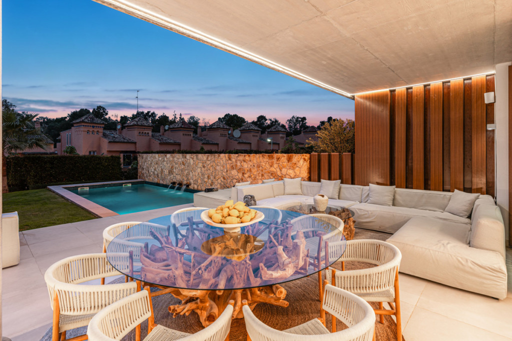 Semi-Detached House — The Golden Mile