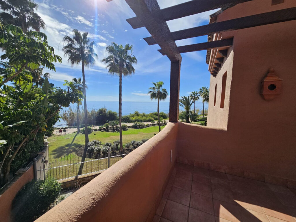 Middle Floor Apartment — Estepona