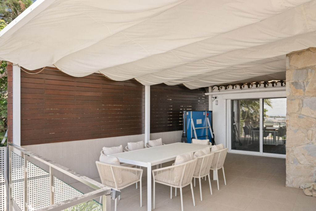 Villa – Chalet — Nueva Andalucía