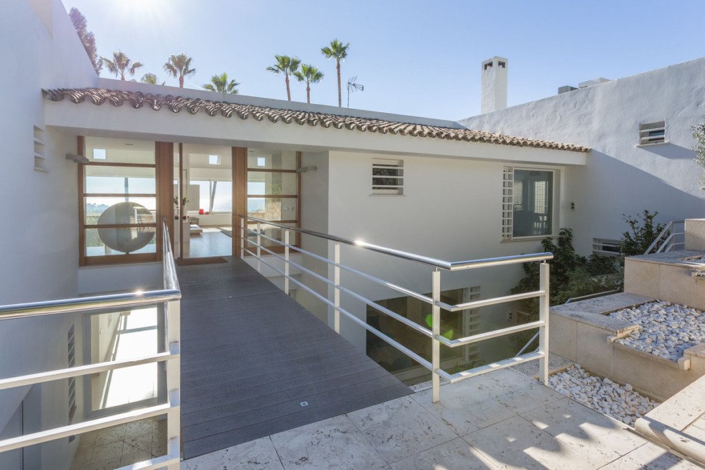 Villa – Chalet — The Golden Mile