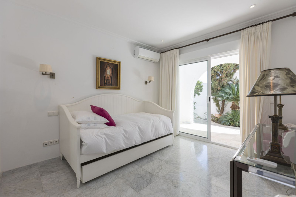 Villa – Chalet — Los Monteros