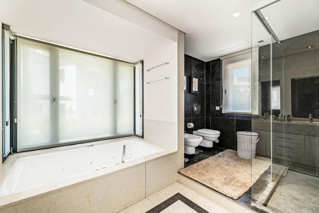 Villa – Chalet — The Golden Mile
