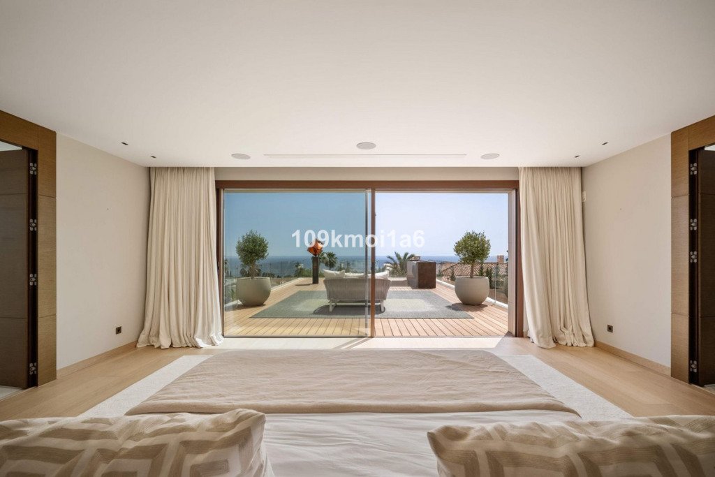 Detached Villa — Sierra Blanca