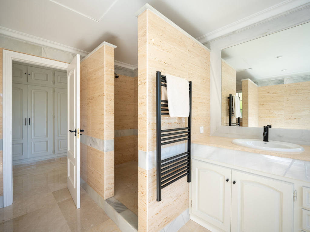 Detached Villa — Nueva Andalucía