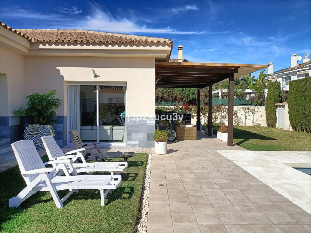 Villa – Chalet — Cortijo Blanco