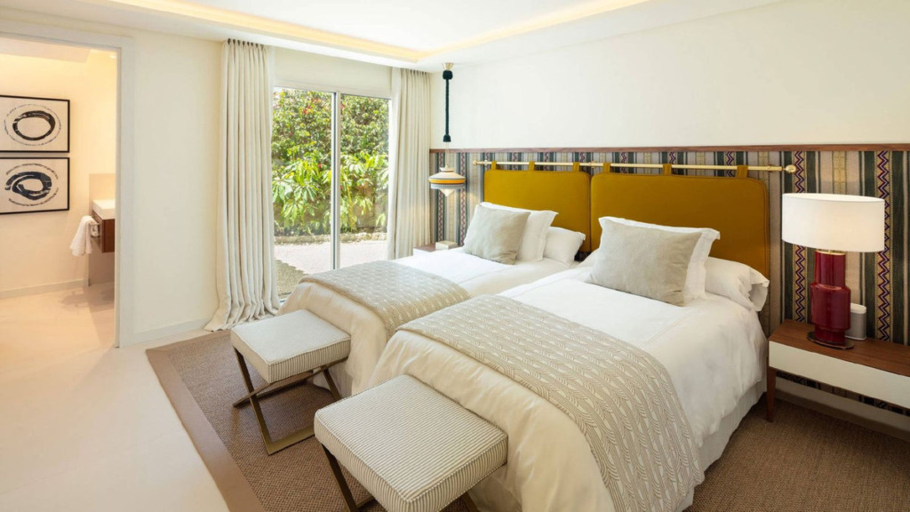 Detached Villa — The Golden Mile