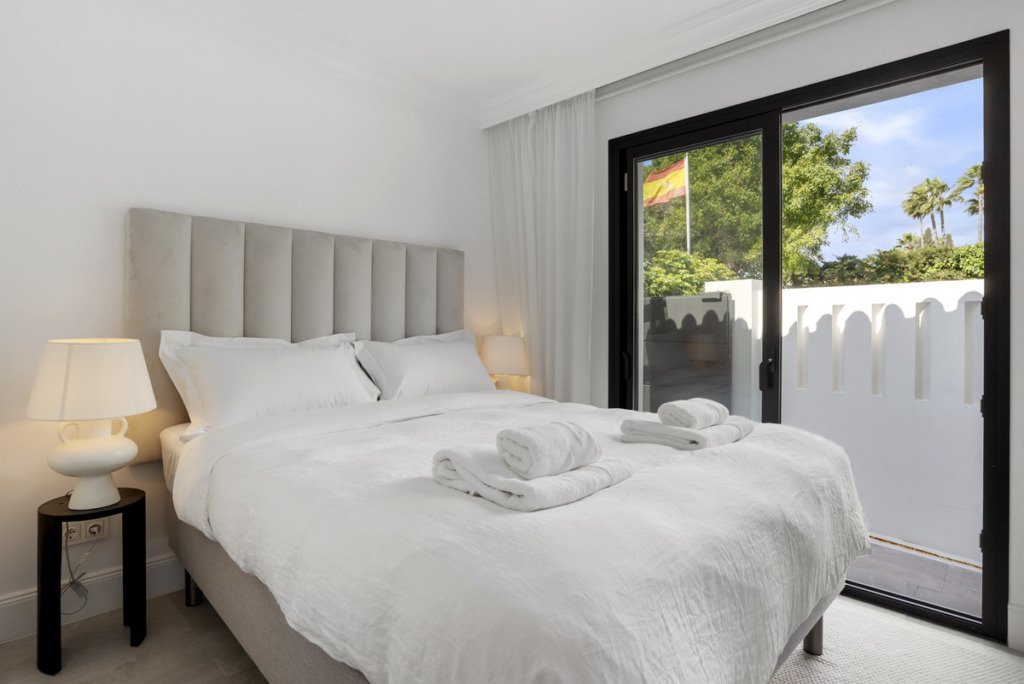 Villa – Chalet — Nueva Andalucía