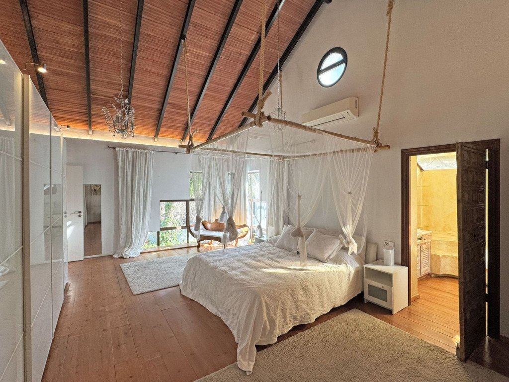 Villa – Chalet — Nueva Andalucía