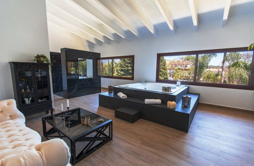 Detached Villa — Nueva Andalucía