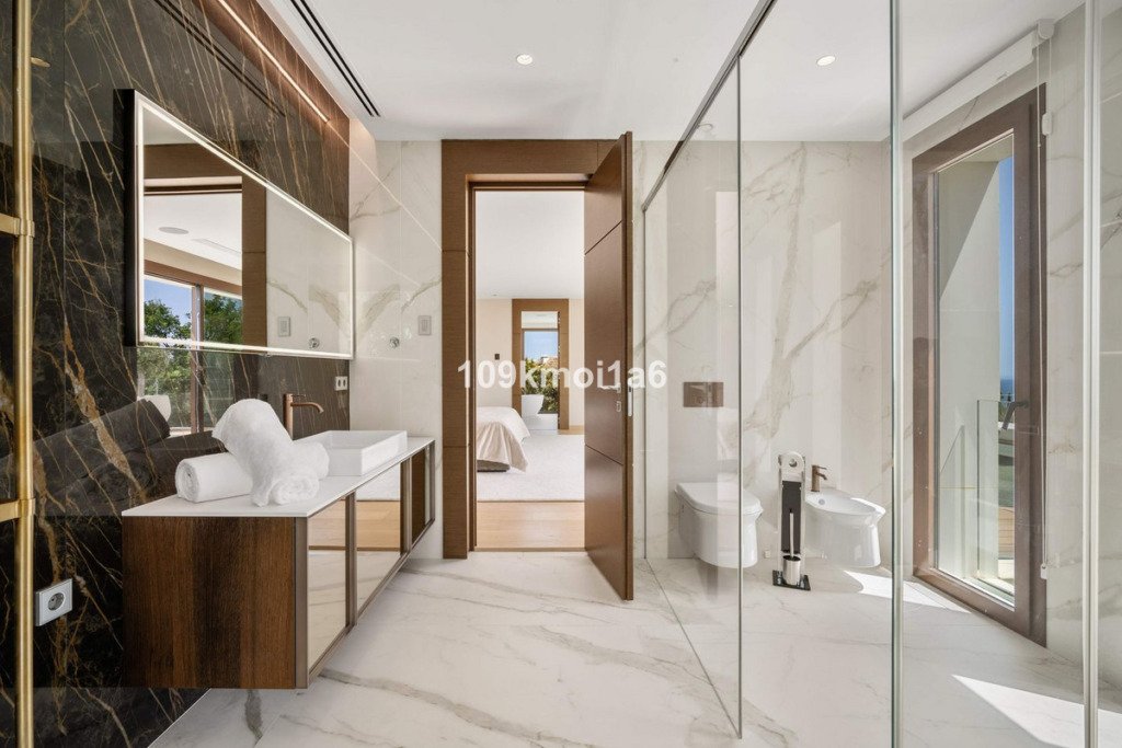 Detached Villa — Sierra Blanca