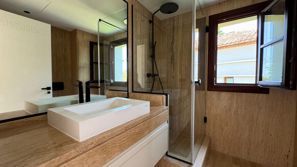 Detached Villa — The Golden Mile
