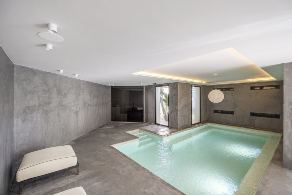 Villa – Chalet — Nueva Andalucía