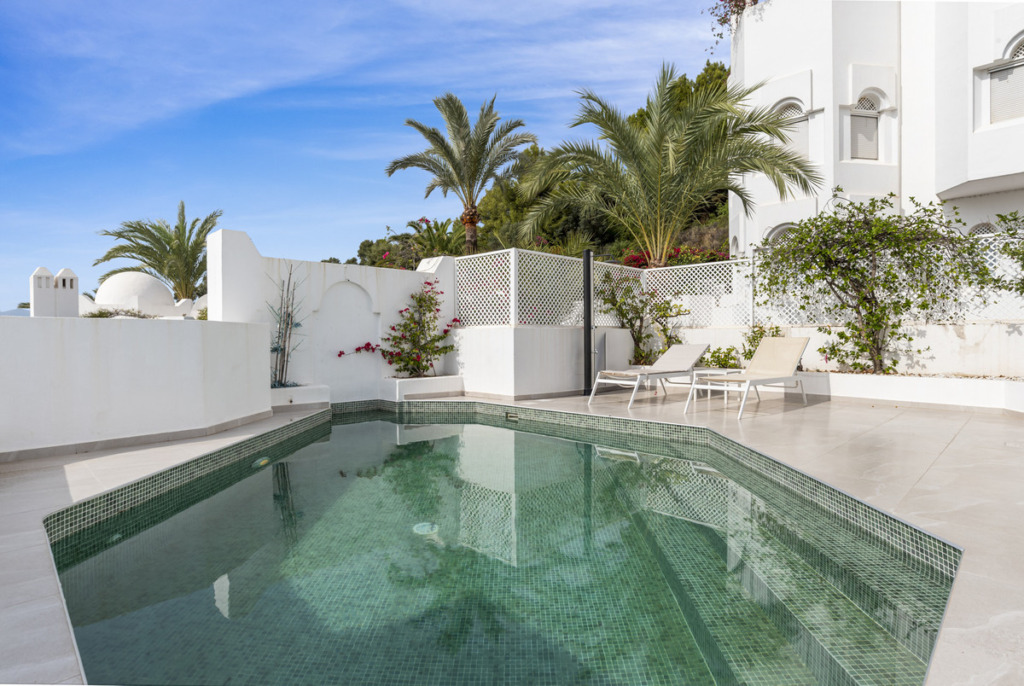 Penthouse Duplex — The Golden Mile