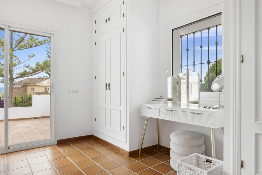 Detached Villa — Las Chapas