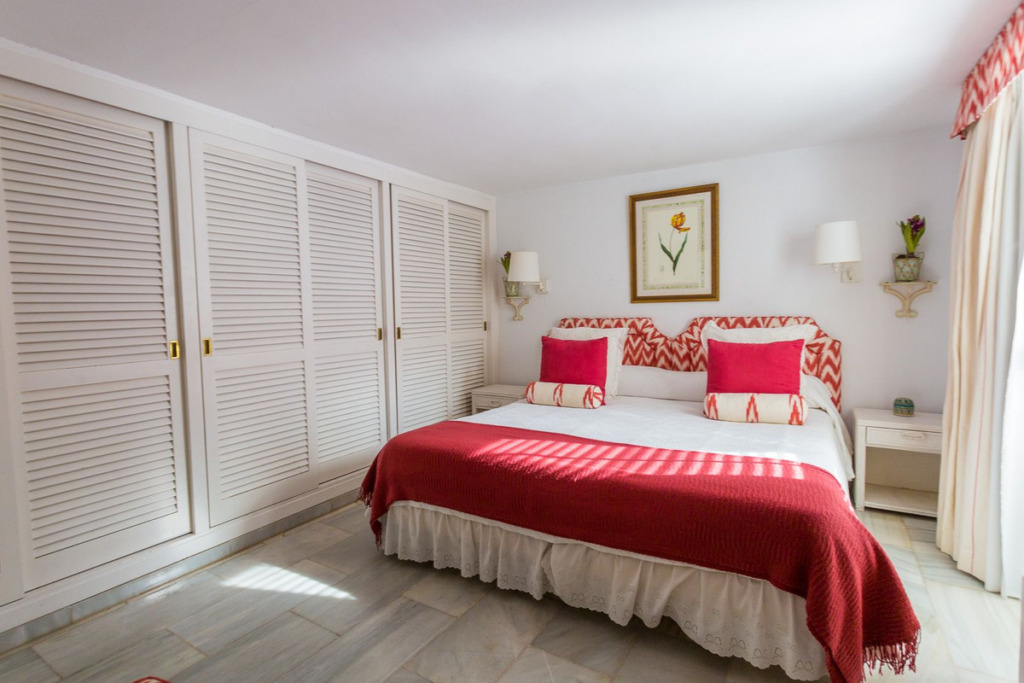 Detached Villa — The Golden Mile