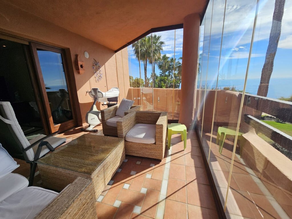 Middle Floor Apartment — Estepona
