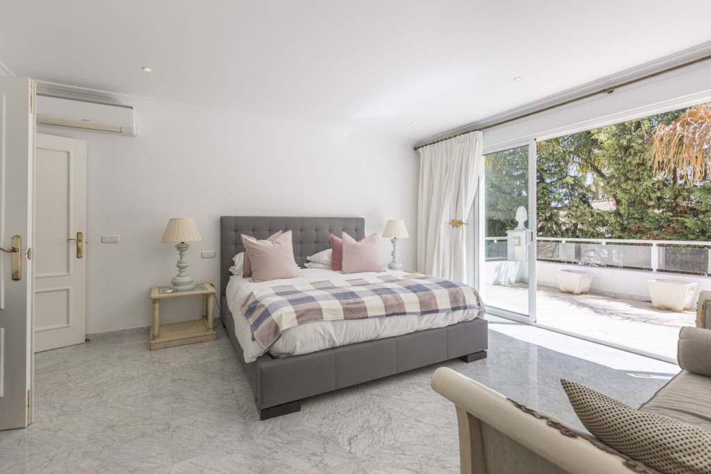 Villa – Chalet — Los Monteros