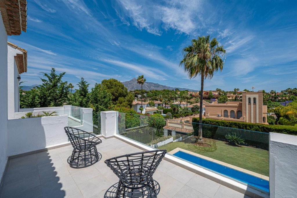 Villa – Chalet — Nueva Andalucía