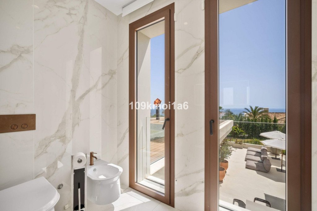 Detached Villa — Sierra Blanca