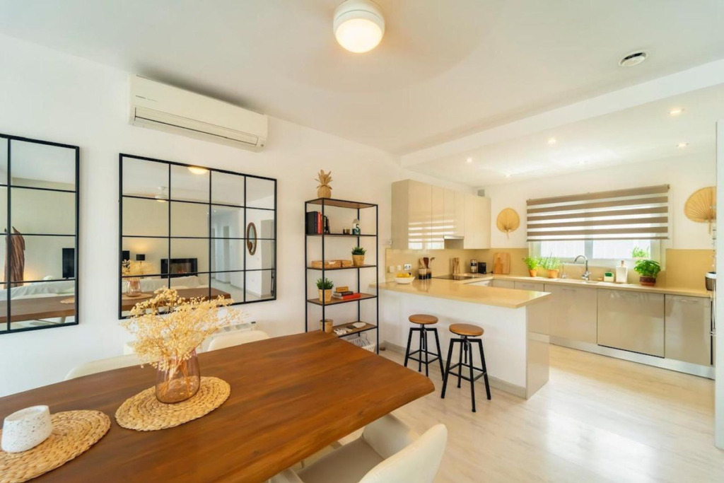 Villa – Chalet — Marbesa