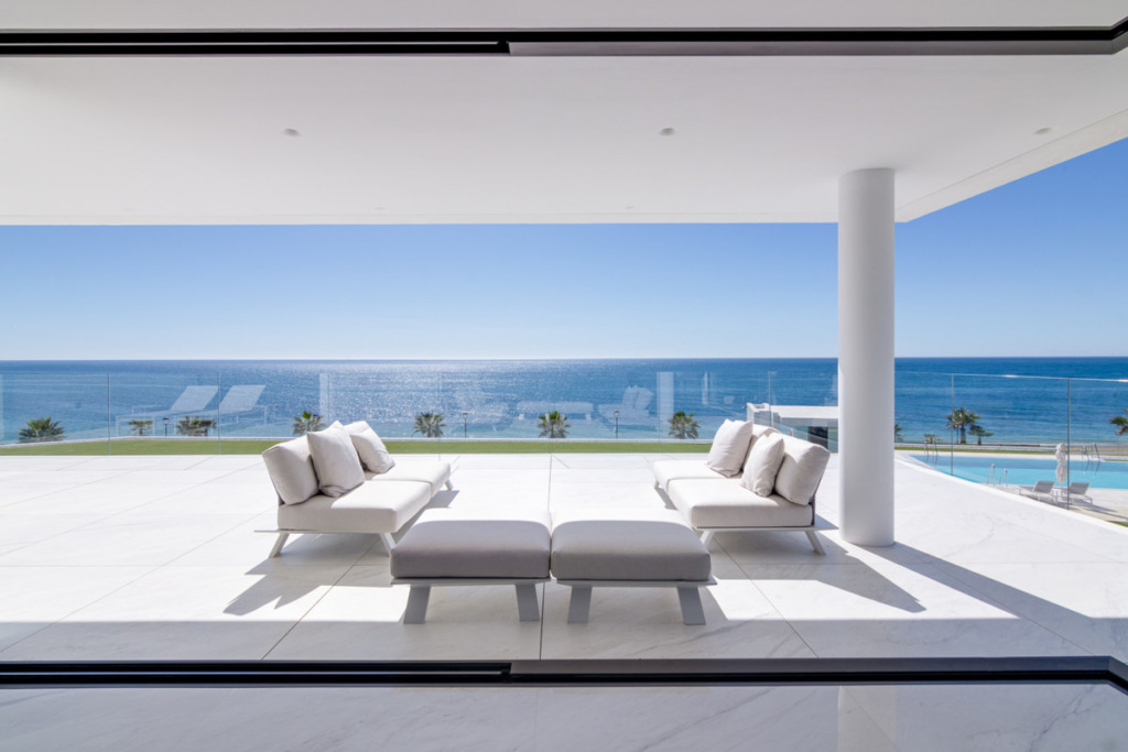 Middle Floor Apartment — Estepona