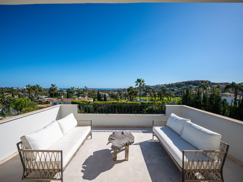 Detached Villa — Nueva Andalucía