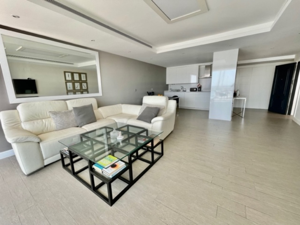 Middle Floor Apartment — Puerto Banús