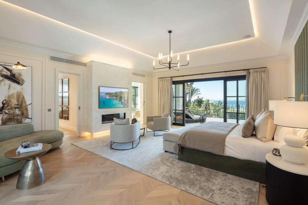 Detached Villa — Sierra Blanca