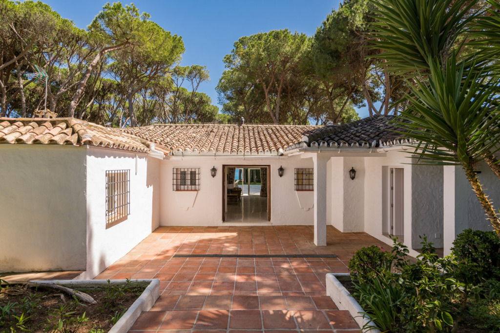 Detached Villa — The Golden Mile