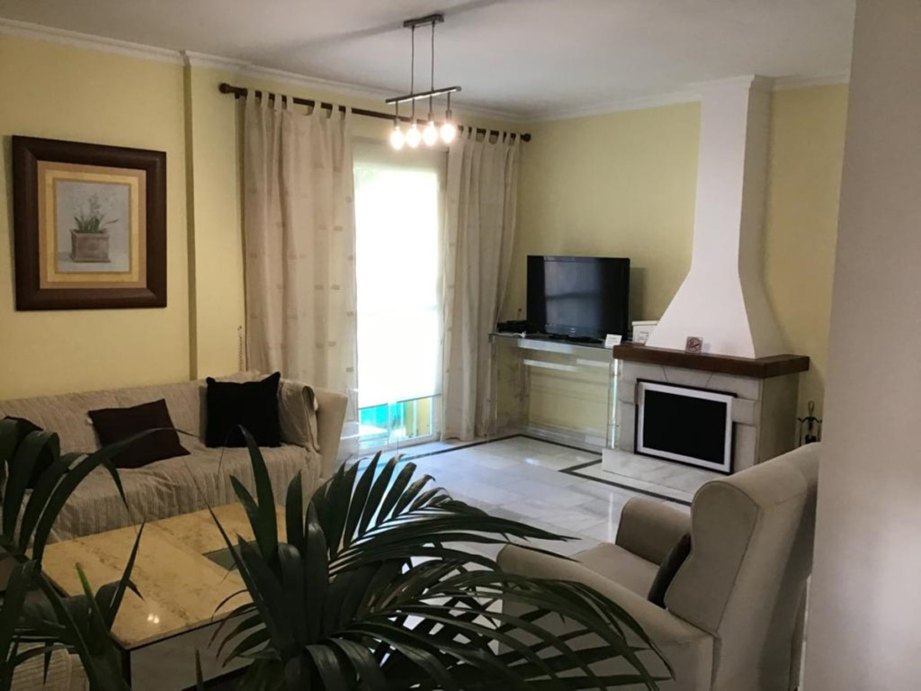 Villa – Chalet — Nueva Andalucía