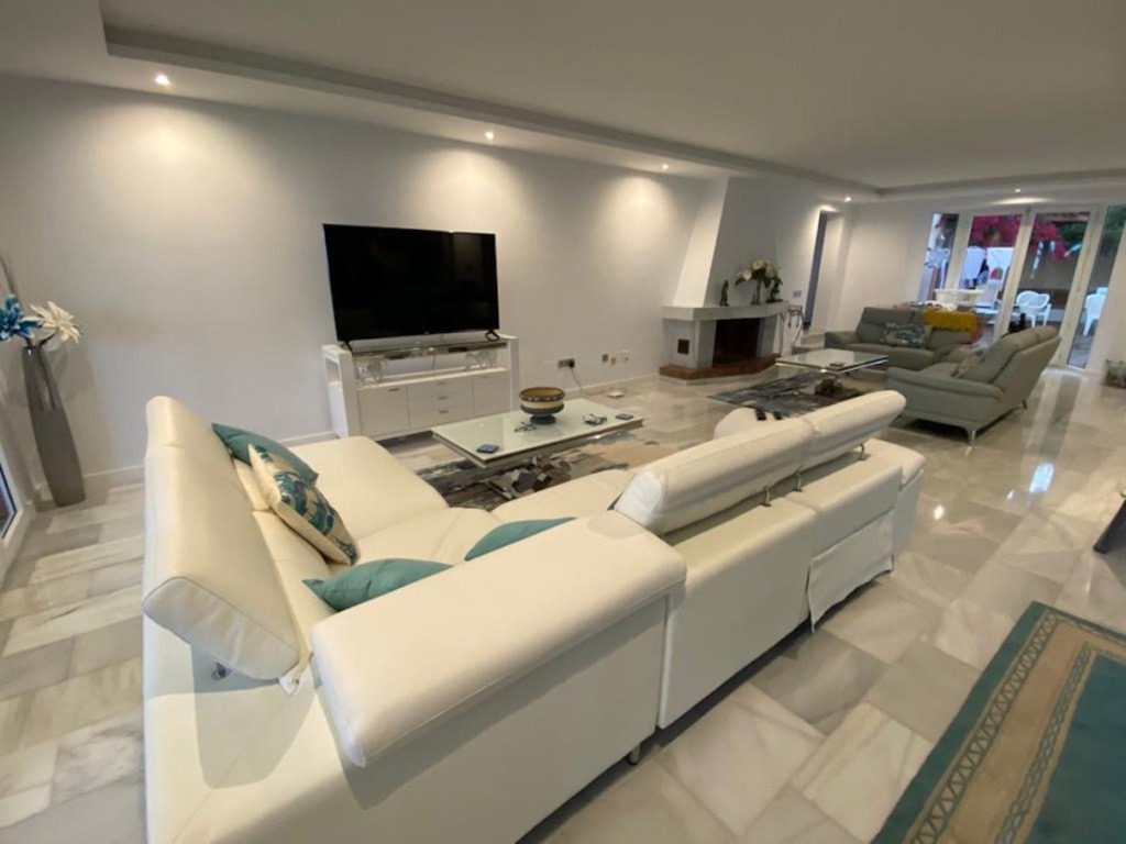 Detached Villa — Calahonda