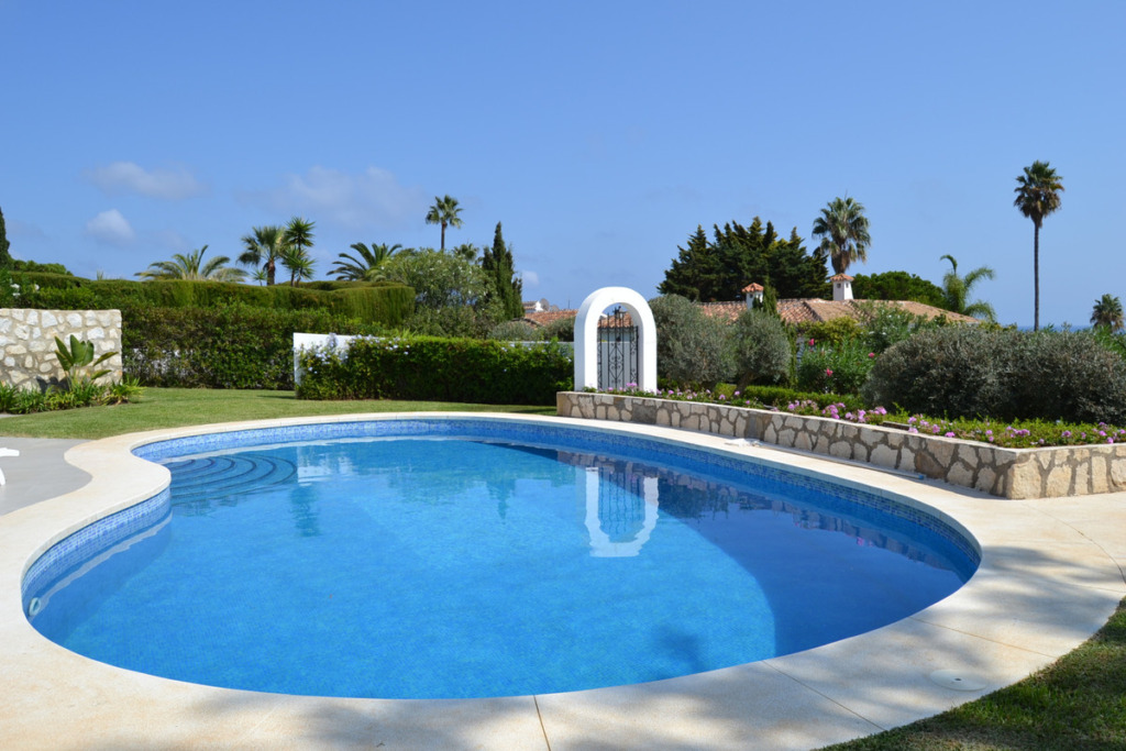 Detached Villa — El Chaparral