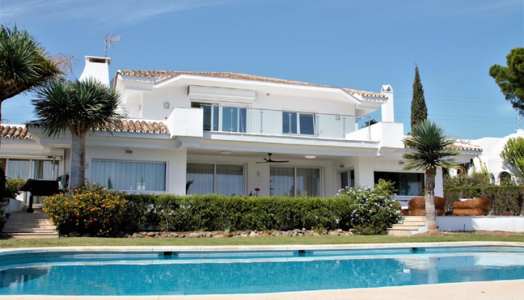 Detached Villa — El Paraiso